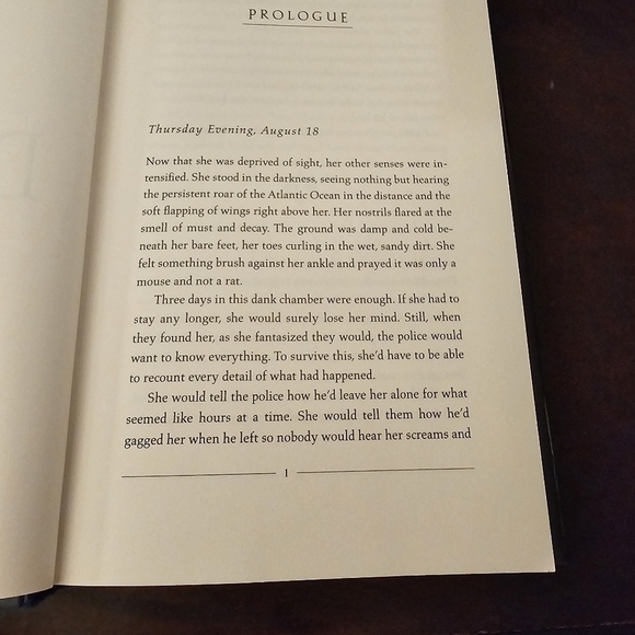 Dancing in the Dark by Mary Jane Clark, Key New Thriller Series Book 8 - Picture 6 of 10